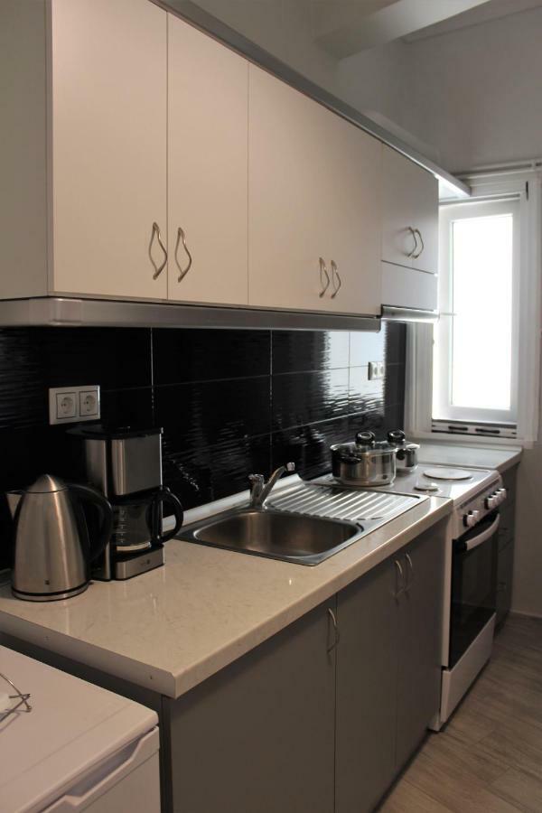 Old Town Apartment With Sea View Kavála ภายนอก รูปภาพ